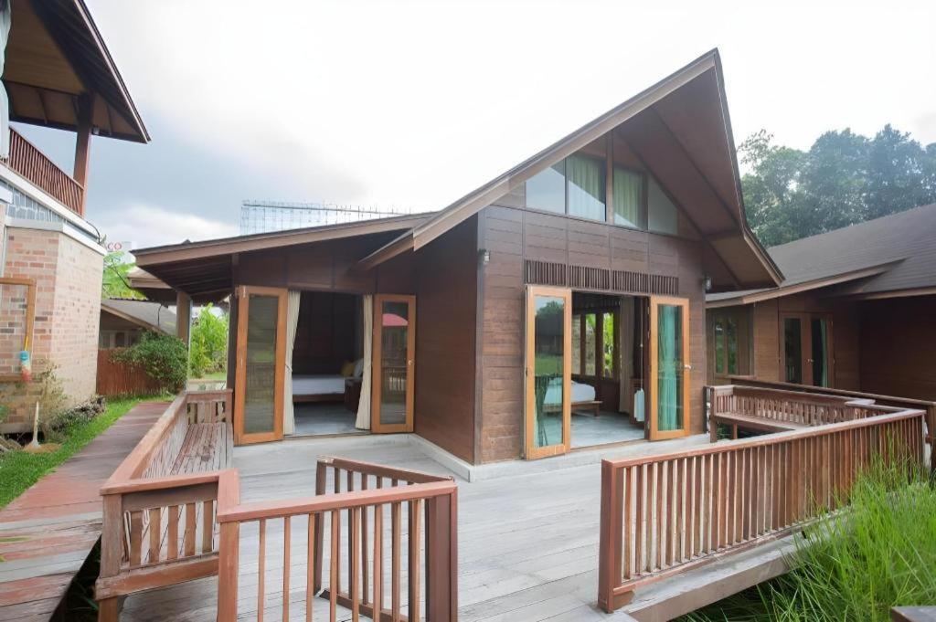 100 Islands Resort & Spa Surat Thani Exterior photo